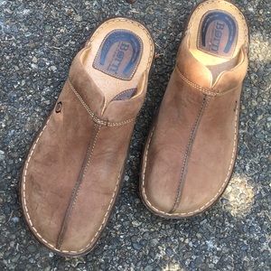 Born Ladies Leather slip on shoes size 9 Nice